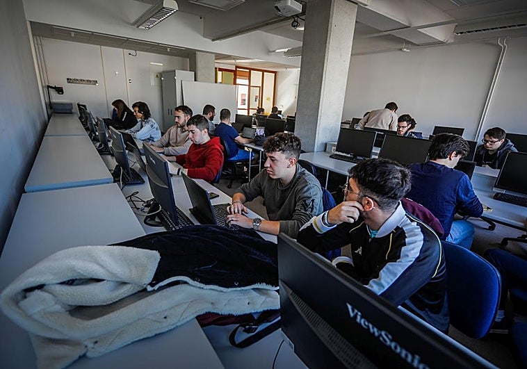 La UGR, segunda universidad andaluza en investigación y primera en producción e impacto a nivel nacional