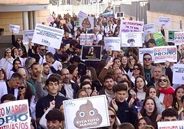 Protesta a las puertas del Clínico este martes