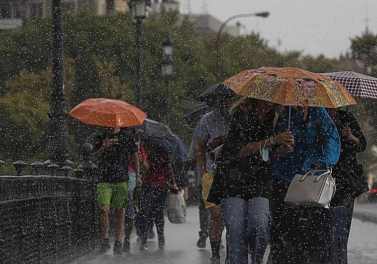 La lluvia regresa a Granada a partir de este día: cuánto durará y zonas más afectadas