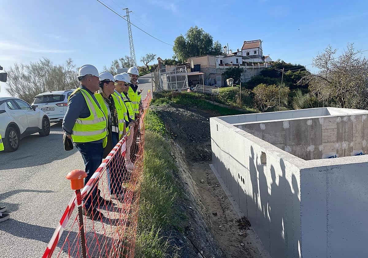Fernández-Pacheco-visita las obras de regadía en Almuñécar y Jete.