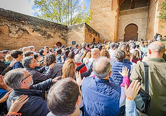 Toda Granada empujando por la Capitalidad Cultural en un acto celebrado el 16 de noviembre en la Puerta de la Justicia.
