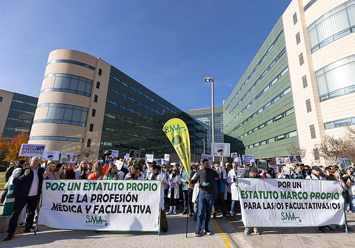 Concentración en el hospital Clínico San Cecilio de Granada.