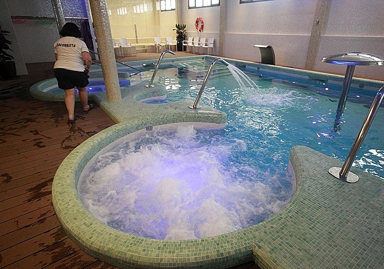 En la UCI la clienta de un hotel del Centro de Granada tras electrocutarse en el spa