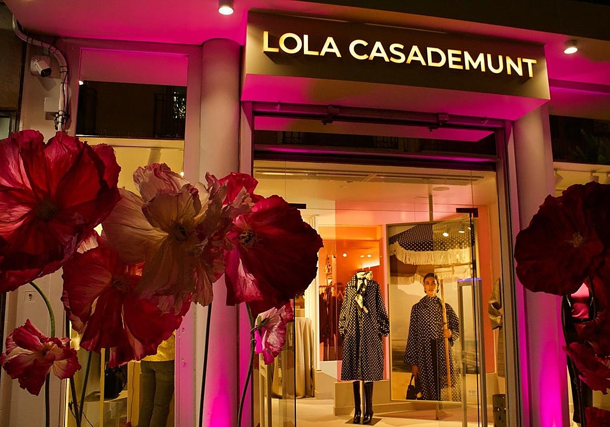 Nueva tienda en Granada de Lola Casademunt.