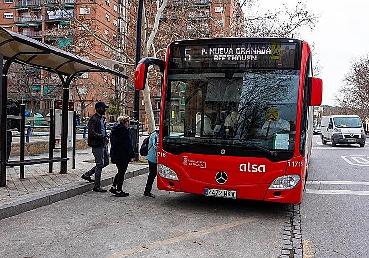 Granada aprueba un plan de inversiones de 4,4 millones de euros para modernizar el transporte público