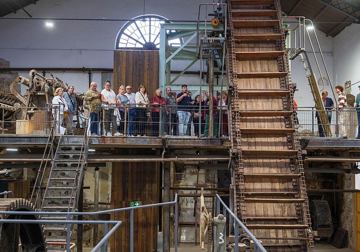 La sirena de la fábrica del Pilar vuelve a sonar en Motril