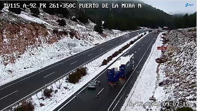 Precaución en las carreteras de Granada tras las lluvias y las nevadas