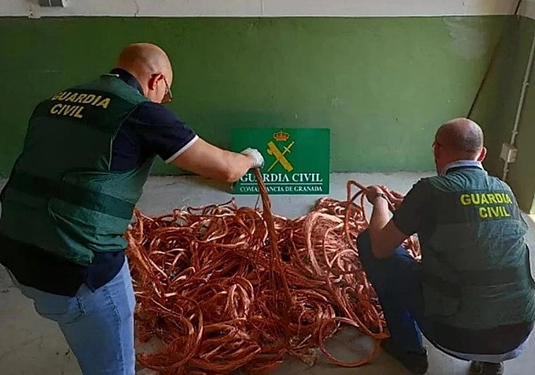 Cuatro trabajadores aprovechan la baja médica de su jefe para robar 800 kilos de cobre de la empresa