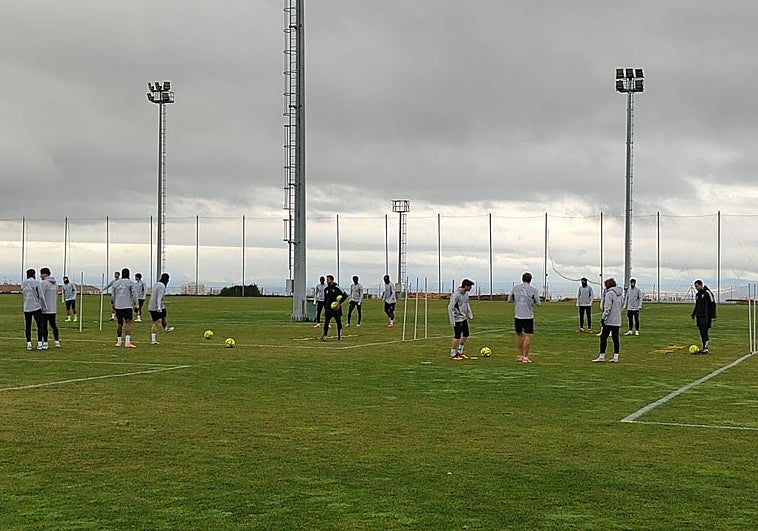 El Granada trabaja con aparente normalidad antes de recibir al Albacete