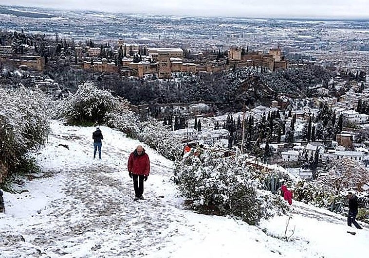 La Aemet activa el aviso amarillo este domingo por nevadas en Granada