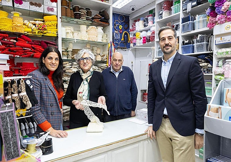 La histórica mercería granadina que ocupa la casa de Eugenia de Montijo