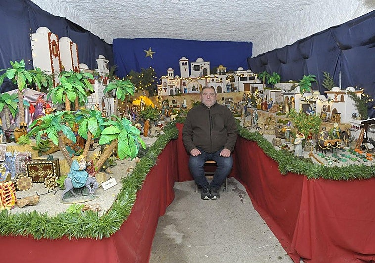 El belén de un granadino en su casa que es un reclamo para toda la Alpujarra