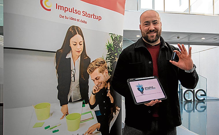 El joven de Granada que crea soluciones digitales para aliviar el dolor