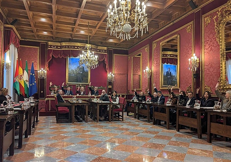 Las cuentas de Granada salen adelante con la mayoría del PP