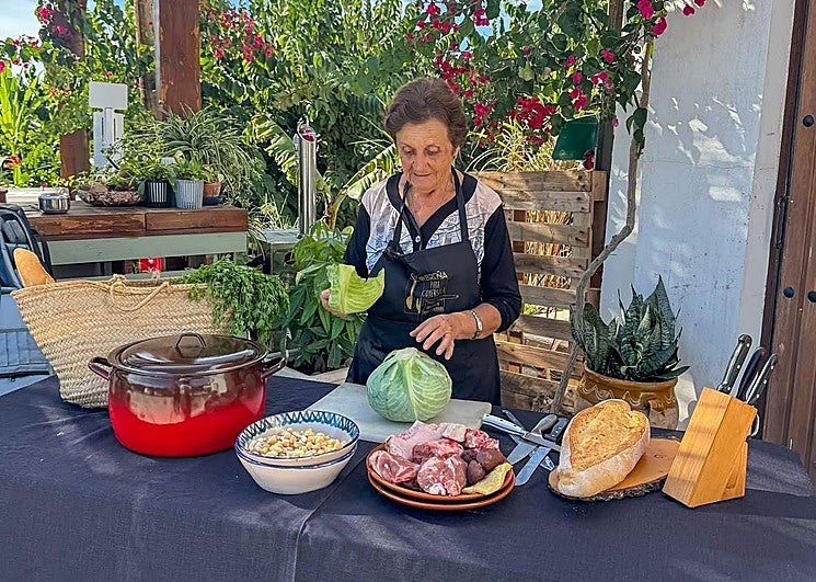 Las manos que mantienen vivo el sabor de Salobreña