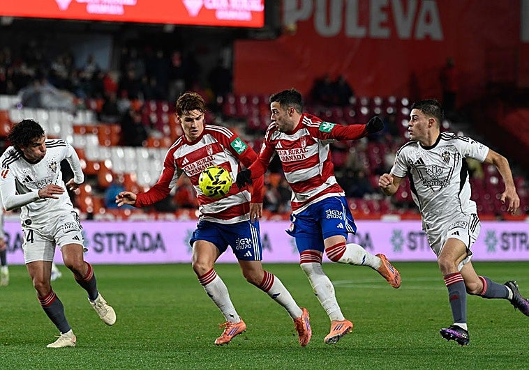 Las notas del Granada por Navidad: extremos y delanteros