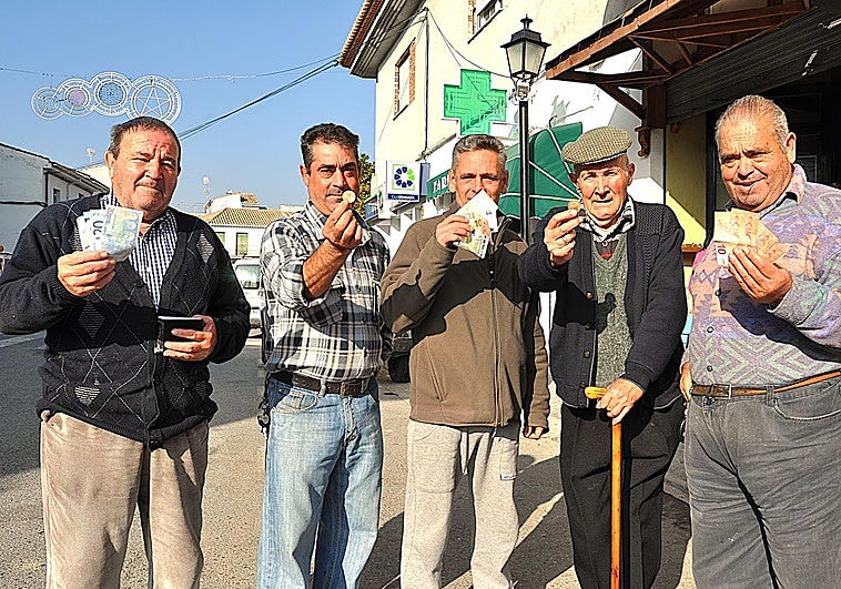 El pueblo de Granada que incluye en sus fiestas el peculiar juego de las charpas