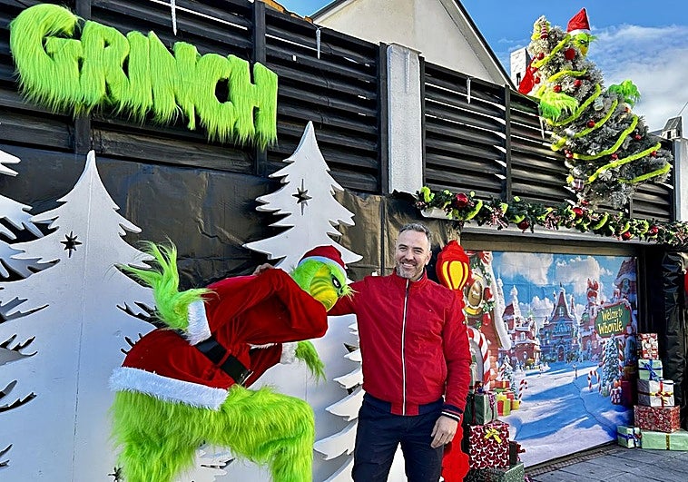 El Grinch se cuela en una casa de Ogíjares y se convierte en el protagonista de la localidad