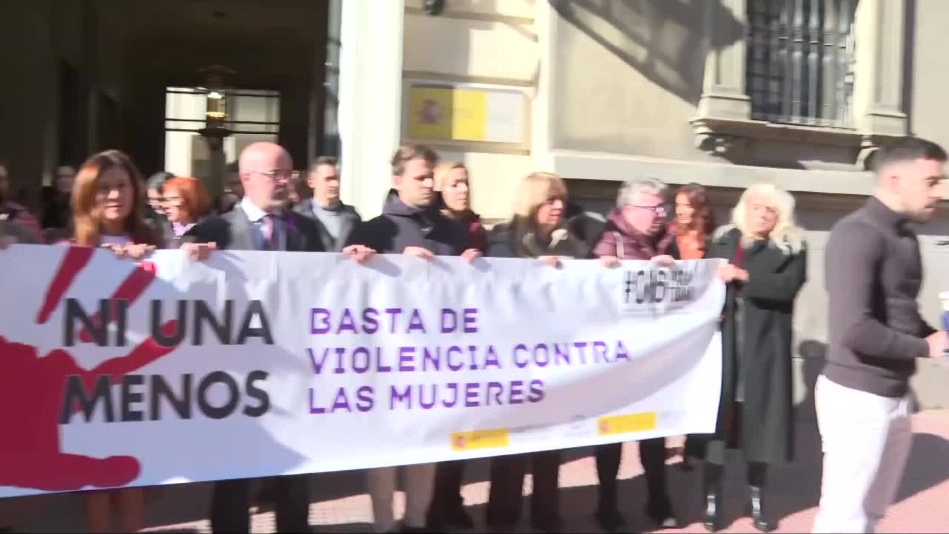 Minuto de silencio por los dos presuntos casos de violencia machista en Madrid y Barcelona