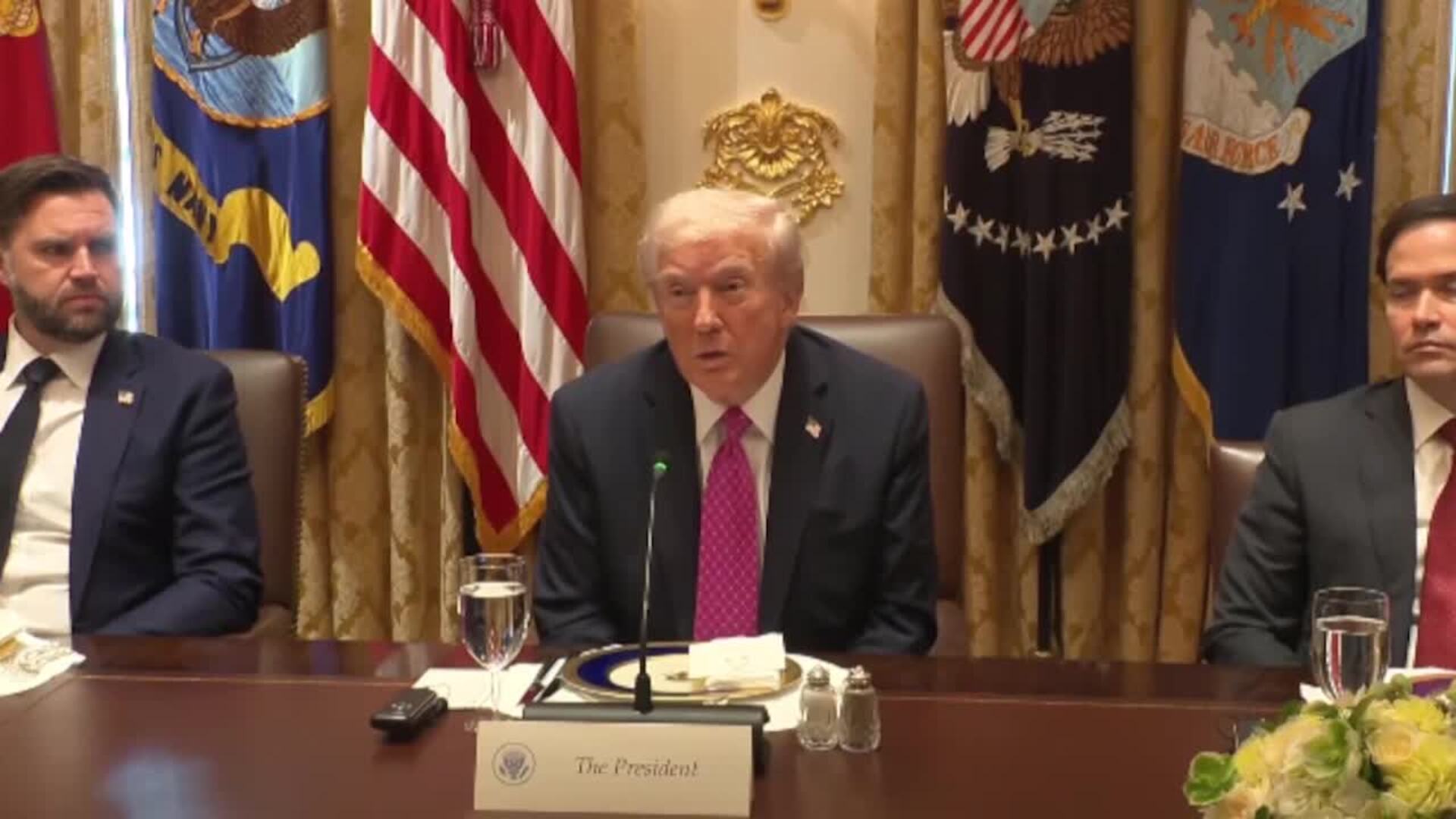 Trump declara "cerrado" el espacio aéreo de Venezuela