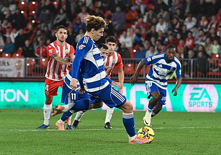 Pascual chuta y mete el primer penalti en Liga de la temporada para el Granada CF