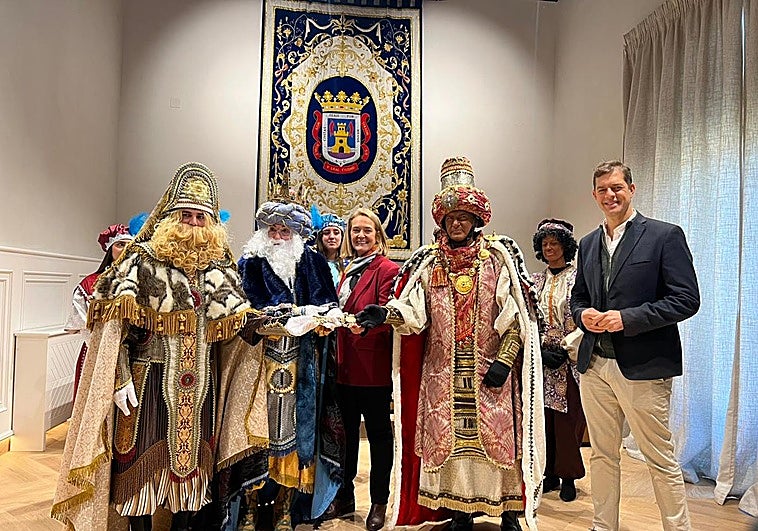 Motril confirma la salida de la cabalgata de Reyes tras mejorar la previsión meteorológica