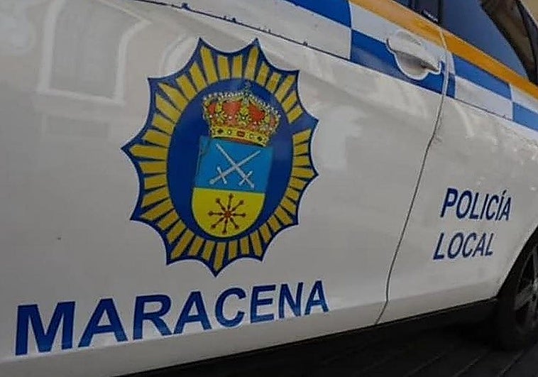 Dos policías de Maracena auxilian a un menor que se asfixiaba en su vivienda