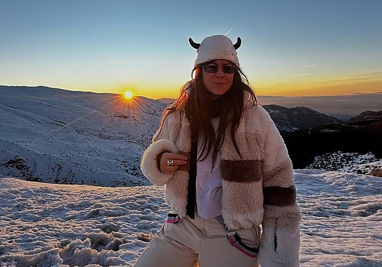 La cantante Vanesa Martín visita Granada y se rinde ante estos restaurantes de Sierra Nevada: «Dan gloria»