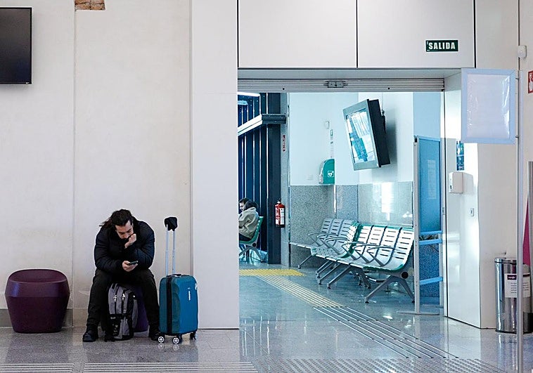 «Solo sé la suerte que tengo de poder viajar en tren de Granada a Madrid»