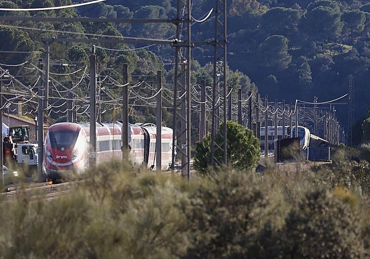 Renfe habilita servicios especiales por vía convencional para Granada y Almería tras el accidente