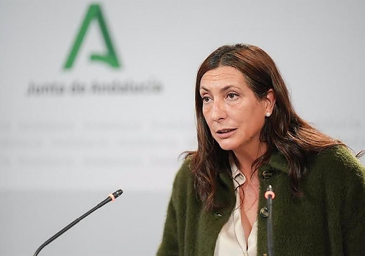Loles López analiza en un desayuno de IDEAL la gestión de la dependencia en Andalucía