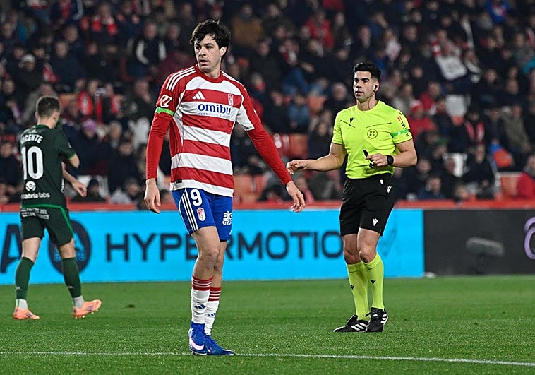 Gonzalo Petit acaba sustituido al descanso contra el Racing