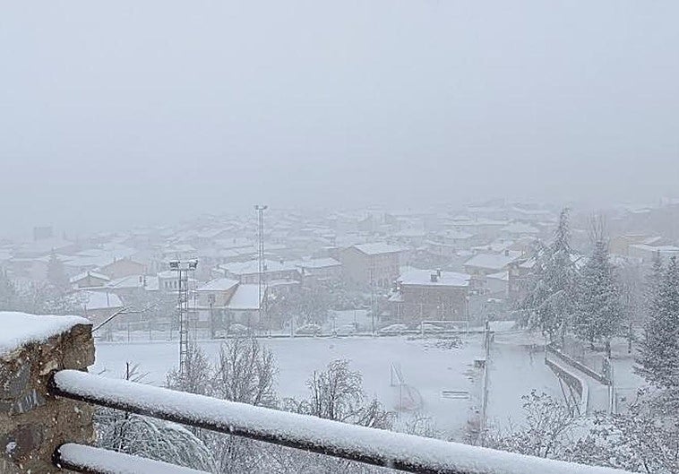 Una nevada repentina deja cerca de 15 coches atrapados a la salida de Beas de Granada