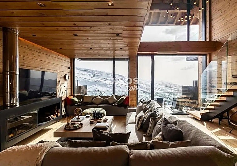 La espectacular casa de lujo con vistas a la nieve que se vende en Sierra Nevada por 1,7 millones