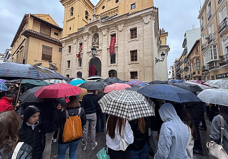 Frío polar y avisos por tormentas y nevadas en Granada este viernes: horas y zonas más afectadas