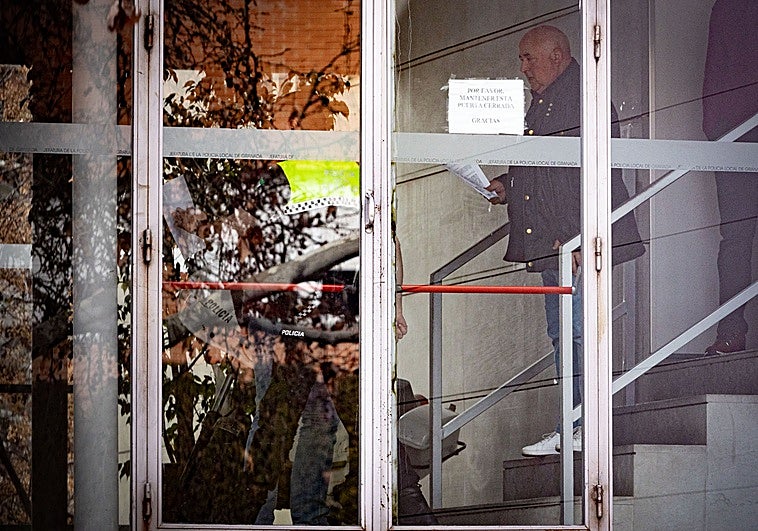 Detienen y dejan en libertad a Avilés, exjefe de la Policía Local de Granada