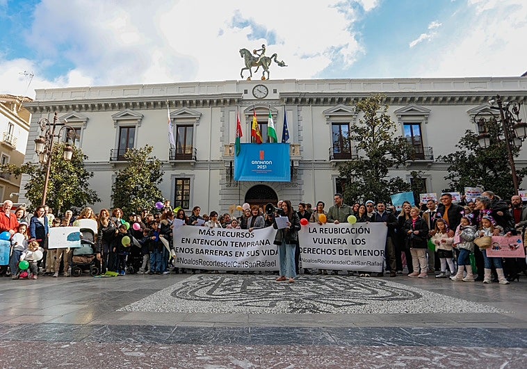 Las familias del CAIT San Rafael exigen que no se desmantele el servicio en el centro
