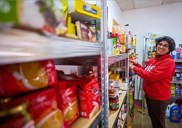 El Súper de Sara que agita un pueblo granadino de 230 habitantes: «La tienda ha cambiado nuestras vidas»