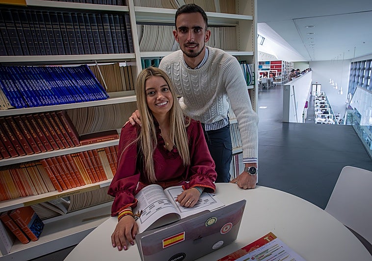 El silencio de la biblioteca que casi le cuesta la vida a Laura
