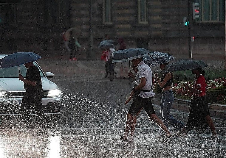 Aviso naranja este jueves en Granada y llegada de una nueva borrasca con lluvias y calima
