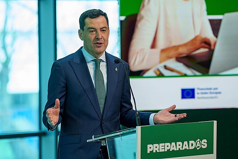 Moreno asegura que Andalucía está «más que preparada» para la Semana Santa pese a la desconexión ferroviaria