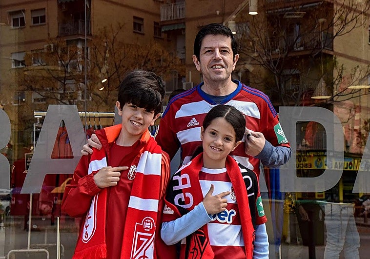 El festival goleador del Granada CF desata la Pasión rojiblanca