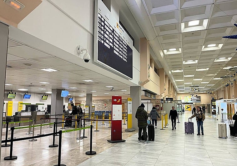 Los once destinos a los que volar desde Granada durante la temporada de verano