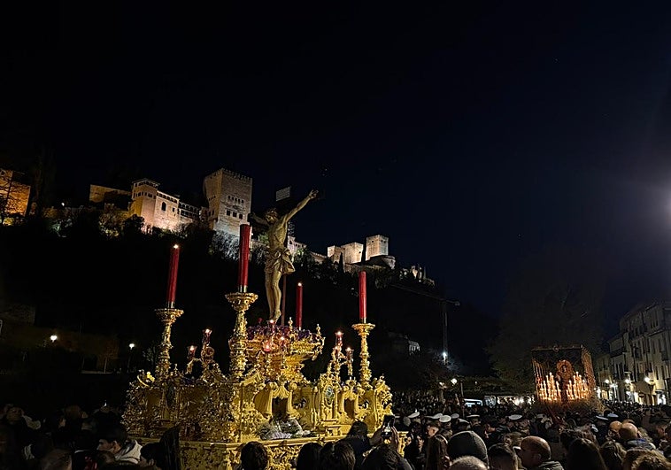 Un Miércoles Santo solemne en Granada