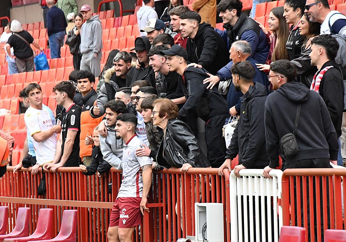 La emoción de Víctor Moreno y su familia en Los Cármenes