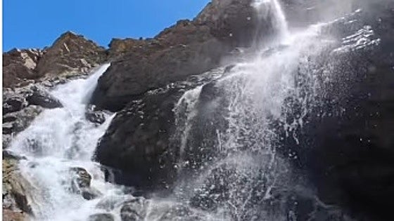 Las espectaculares imágenes que deja el deshielo de Sierra Nevada