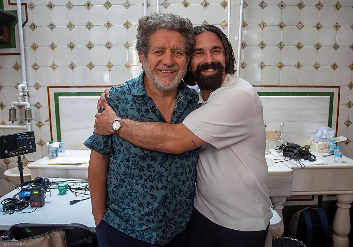 Pedro Casablanc, director, y Álvaro Ariza, productor, en el rodaje de 'El sastre del rey'.