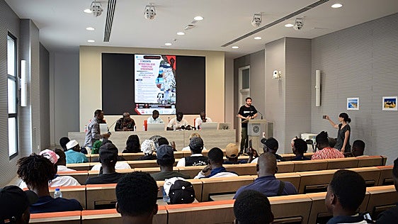 Expertos abordan en la UAL el modelo de agricultura intensiva y la guetización