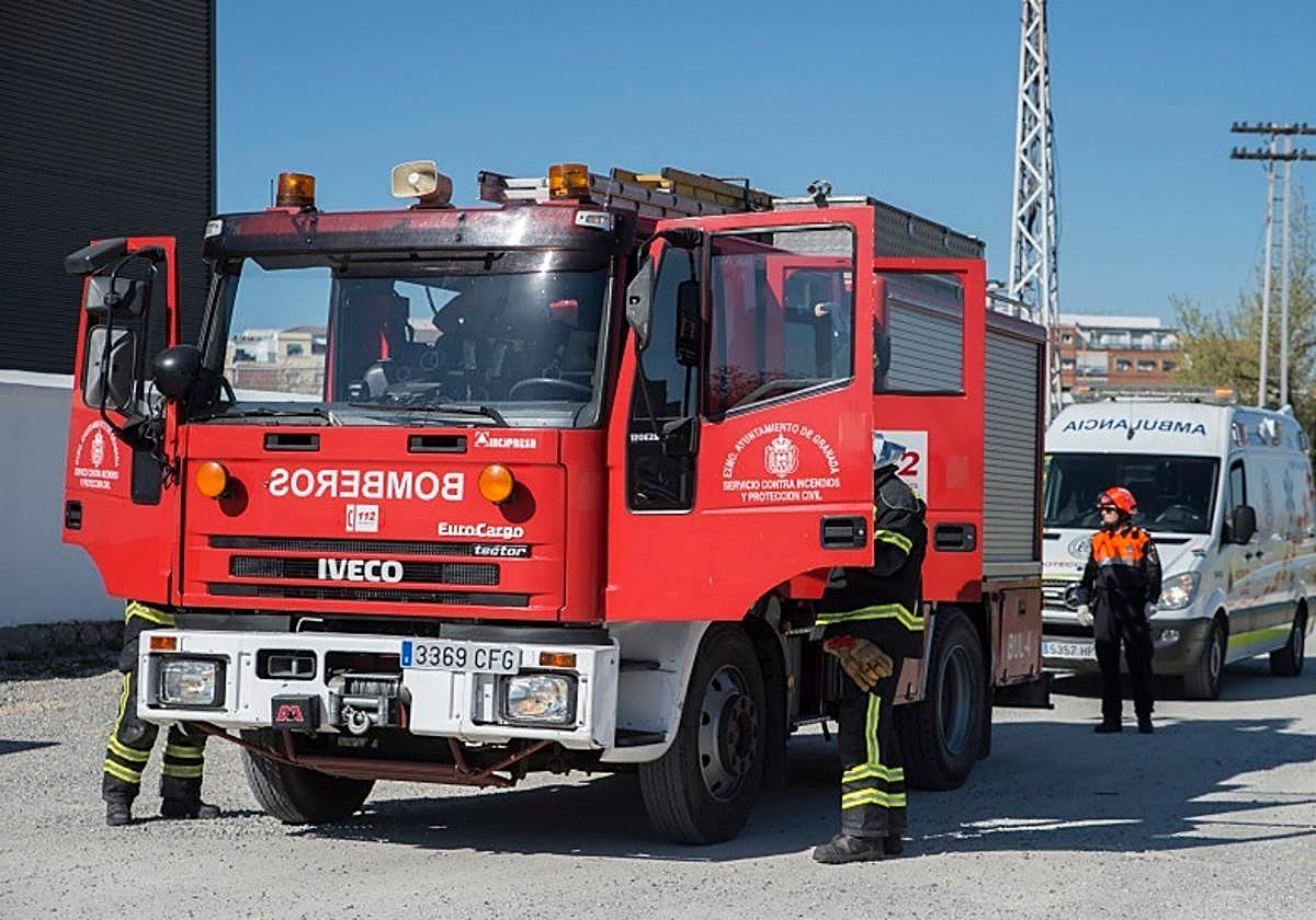 Muere ahogado un hombre de 76 años tras caer al río con su coche en Pinos Puente | Ideal