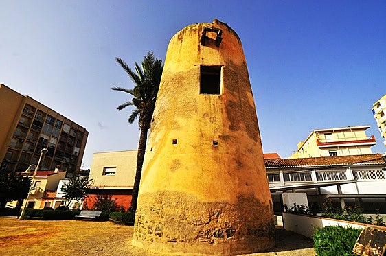 La torre vigía de un pueblo costero de Granada que le dio nombre a la localidad